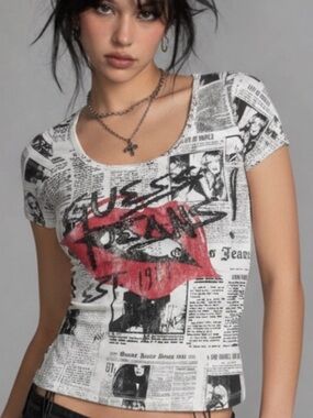 Guess White Graphic Scoop Neck Tee Red Lip Newspaper Print Beaded Size XS